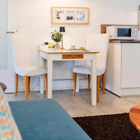 Apartment Am Hafen -klein Und Fein Fuer Zwei, In Der Altstadt Flensburg