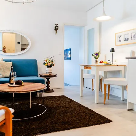 Apartment Am Hafen -klein Und Fein Fuer Zwei, In Der Altstadt *
