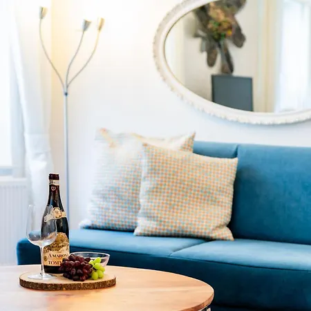 Apartment Am Hafen -klein Und Fein Fuer Zwei, In Der Altstadt Flensburg
